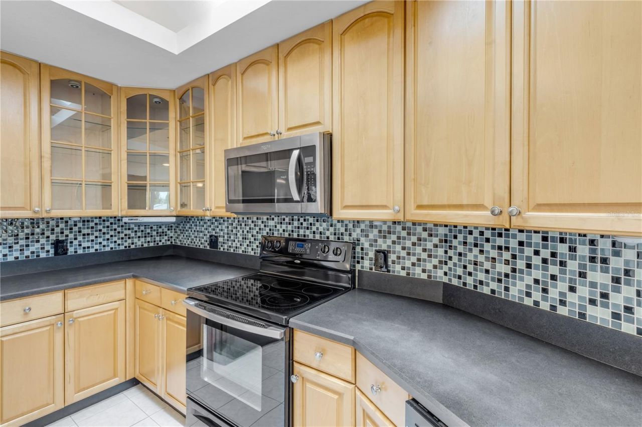 320 Due East Street, New Smyrna Beach, FL 32169 Photo