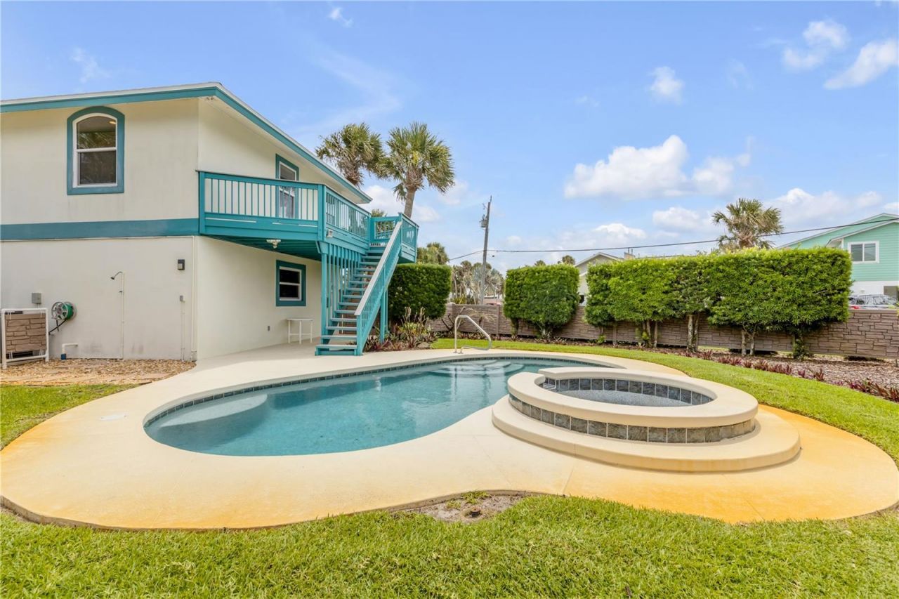 320 Due East Street, New Smyrna Beach, FL 32169 Photo