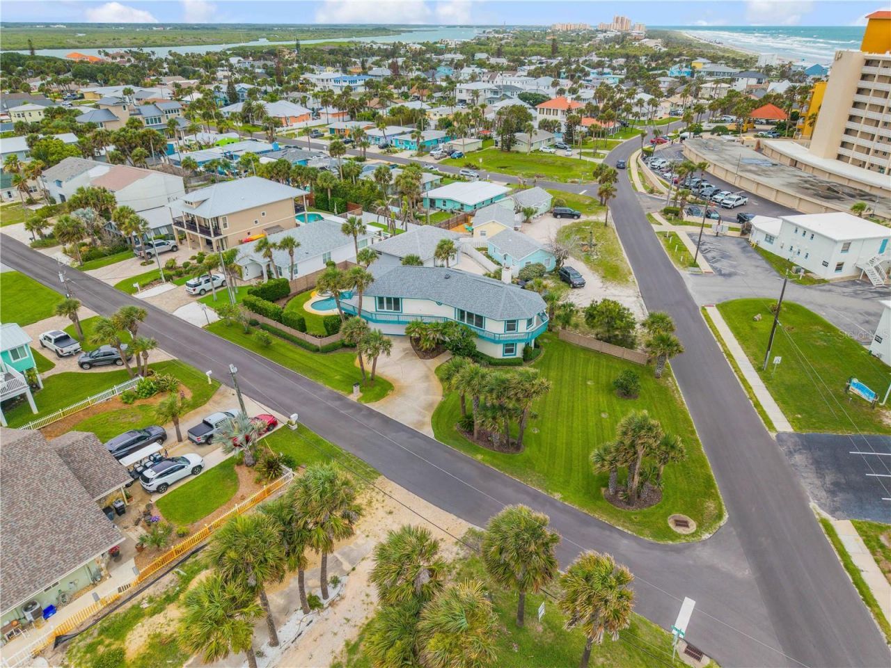 320 Due East Street, New Smyrna Beach, FL 32169 Photo