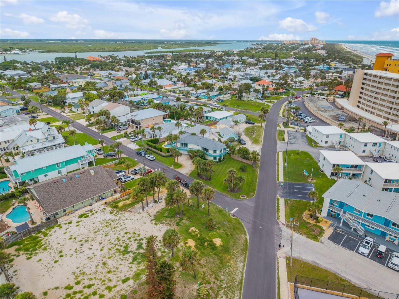 320 Due East Street, New Smyrna Beach, FL 32169 Photo