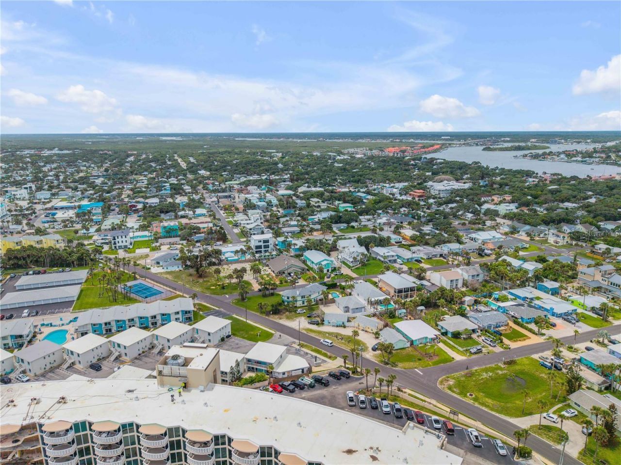 320 Due East Street, New Smyrna Beach, FL 32169 Photo