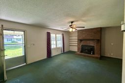 545 Amy Drive photo 4
