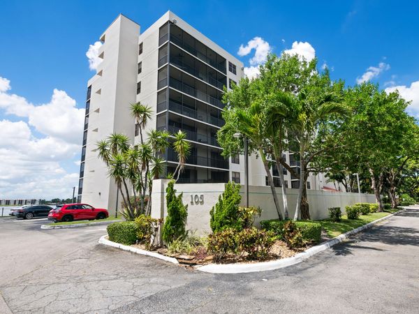 105 Lake Emerald Drive, Unit 706, Oakland Park, FL 33309