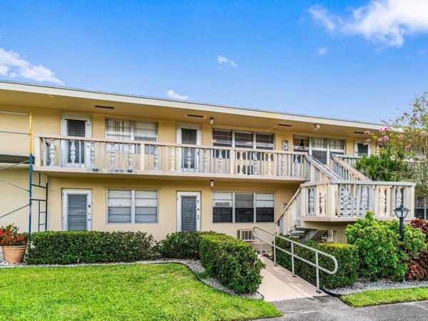 52 Kingswood C, West Palm Beach, FL 33417
