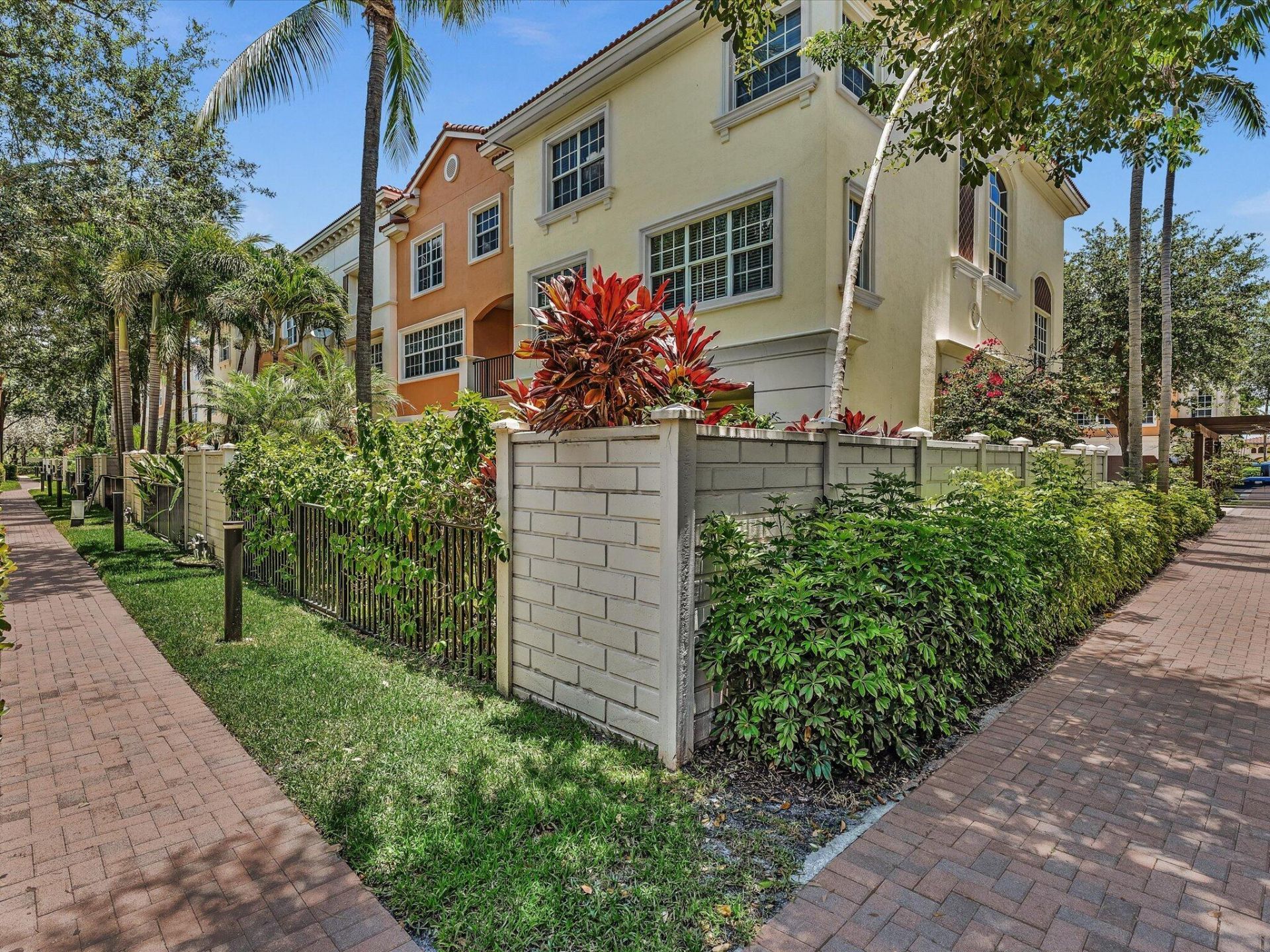 5575 NE Trieste Way, Boca Raton, FL 33487 Photo