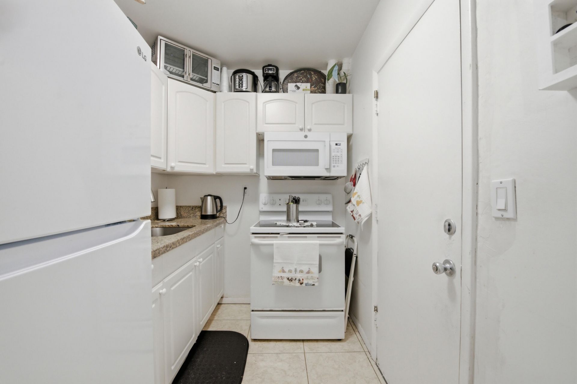 3550 NW 8th Avenue, Unit 812, Pompano Beach, FL 33064 Photo