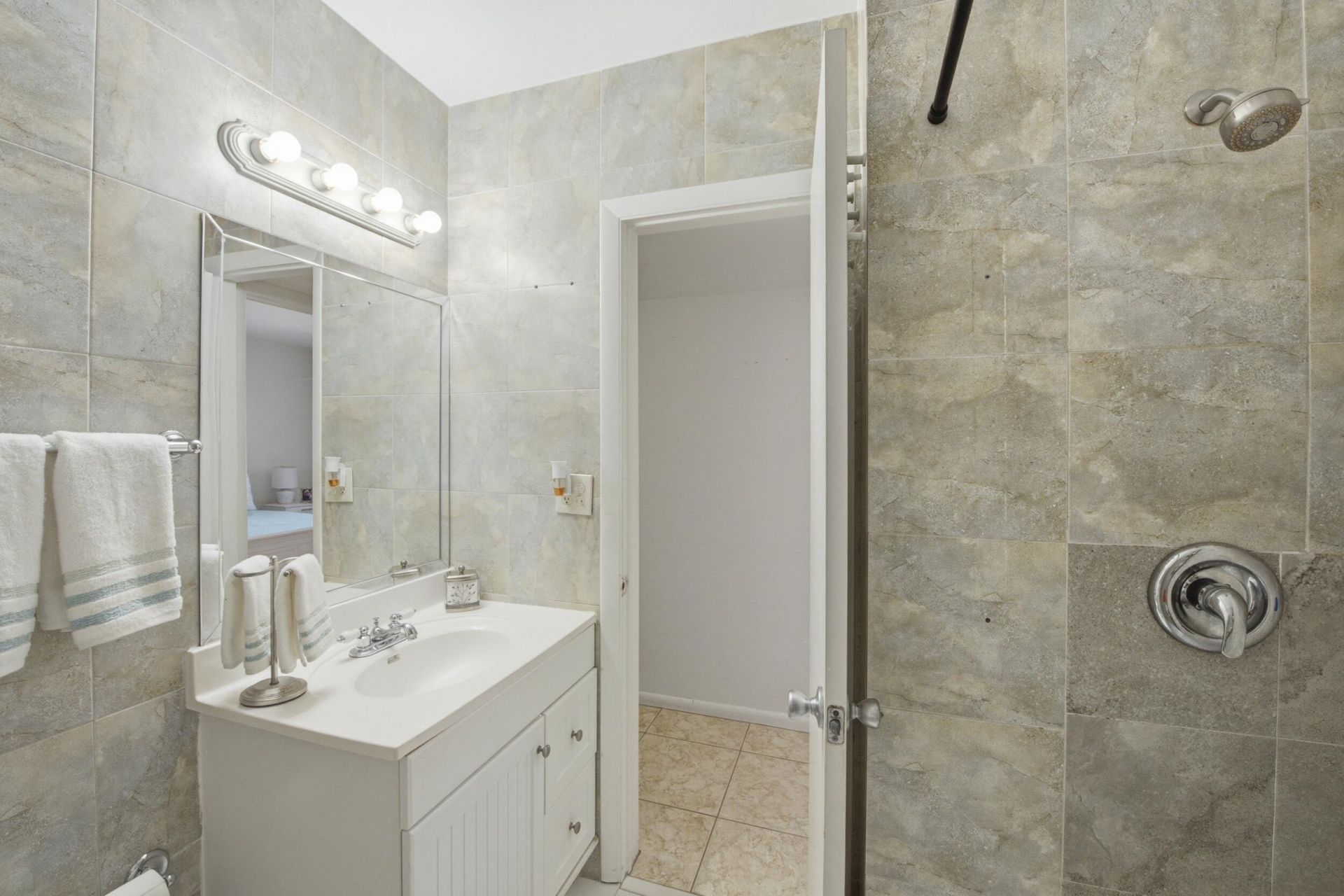3550 NW 8th Avenue, Unit 812, Pompano Beach, FL 33064 Photo
