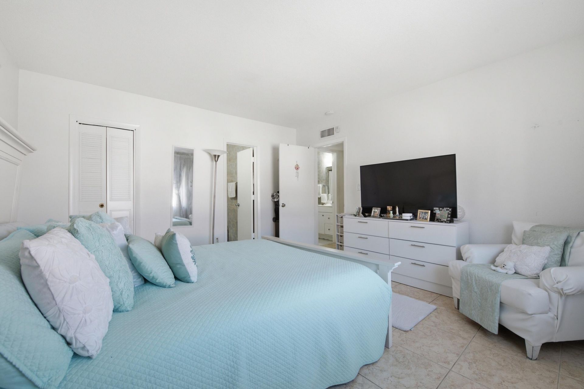 3550 NW 8th Avenue, Unit 812, Pompano Beach, FL 33064 Photo