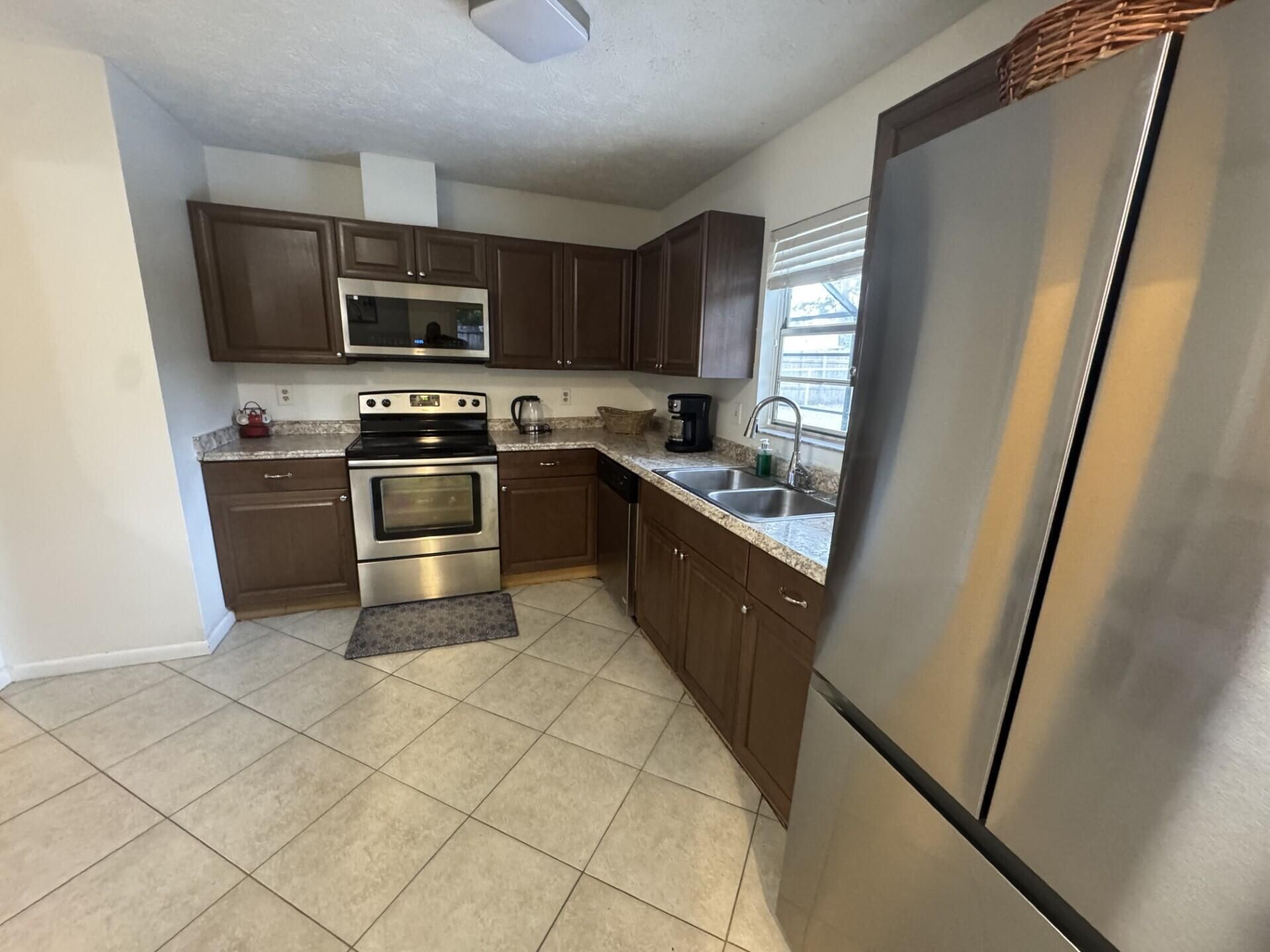 882 SE Walters Terrace, Port Saint Lucie, FL 34983 Photo