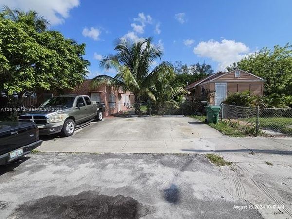 22 SW 11th St , Dania Beach, FL 33004