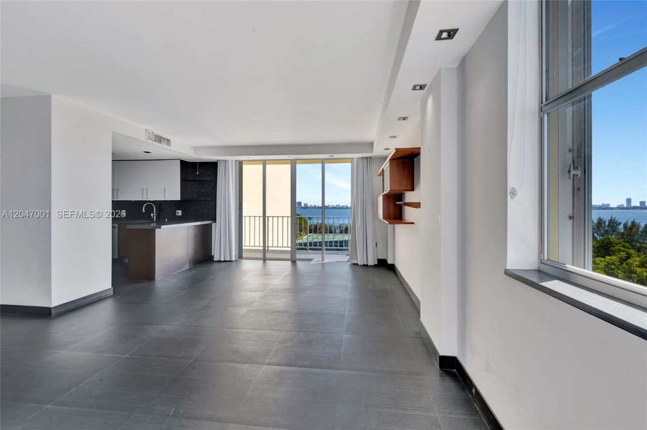 11111 Biscayne Blvd , Unit 9B(928), Miami, FL 33181 Photo