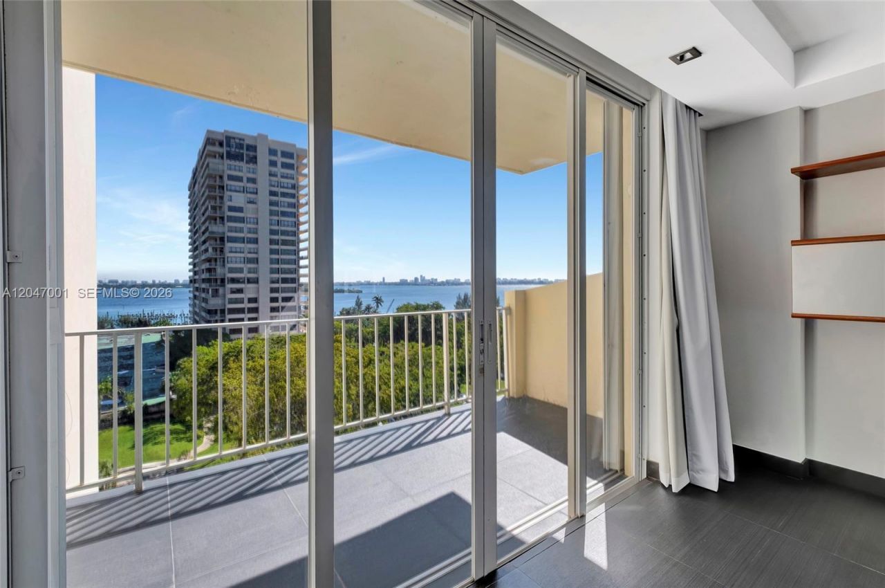 11111 Biscayne Blvd , Unit 9B(928), Miami, FL 33181 Photo