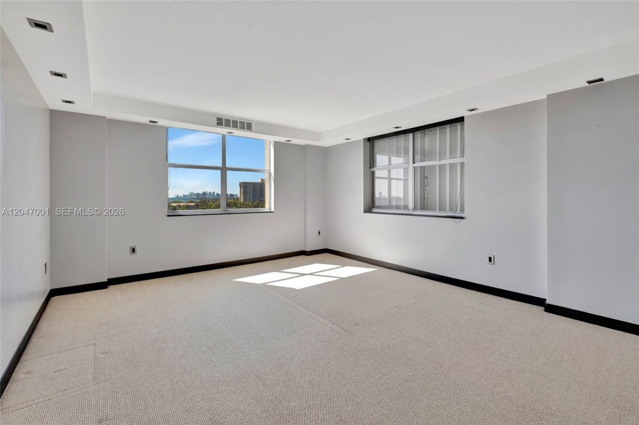 11111 Biscayne Blvd , Unit 9B(928), Miami, FL 33181 Photo
