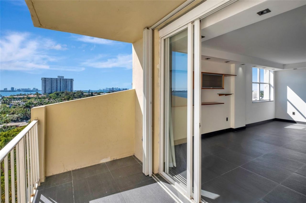 11111 Biscayne Blvd , Unit 9B(928), Miami, FL 33181 Photo
