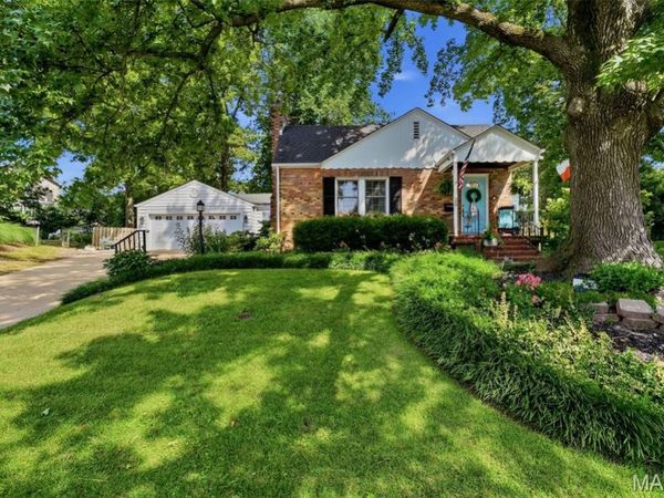 36 Southridge Court, Glendale, MO 63122