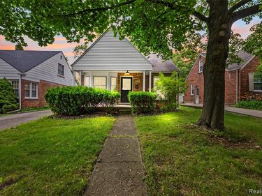 414 Aqua Court, Royal Oak, MI 48073