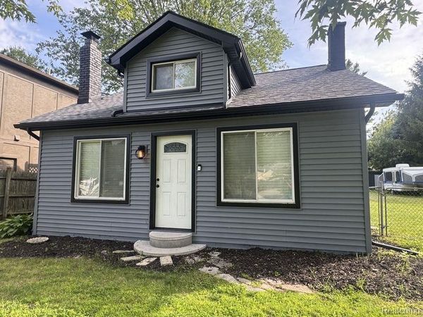 28150 Hiller Street, Harrison Twp, MI 48045