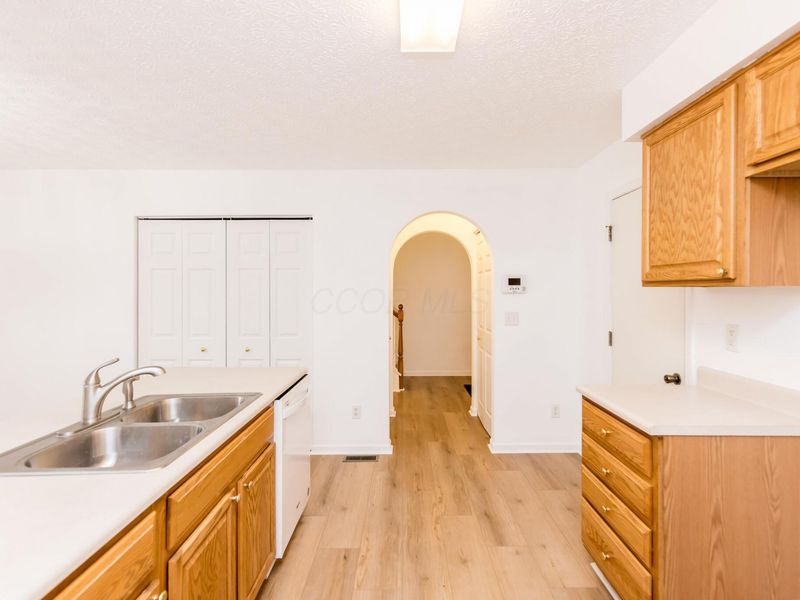 630 Faith Ann Drive, Pataskala, OH 43062 Photo 9