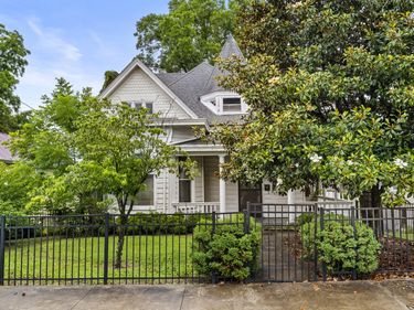 658 Higgins Avenue, Paris, KY 40361