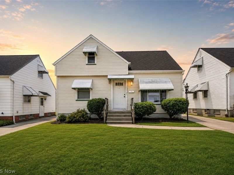 15916 Edgewood Avenue, Maple Heights, OH 44137 Photo 1
