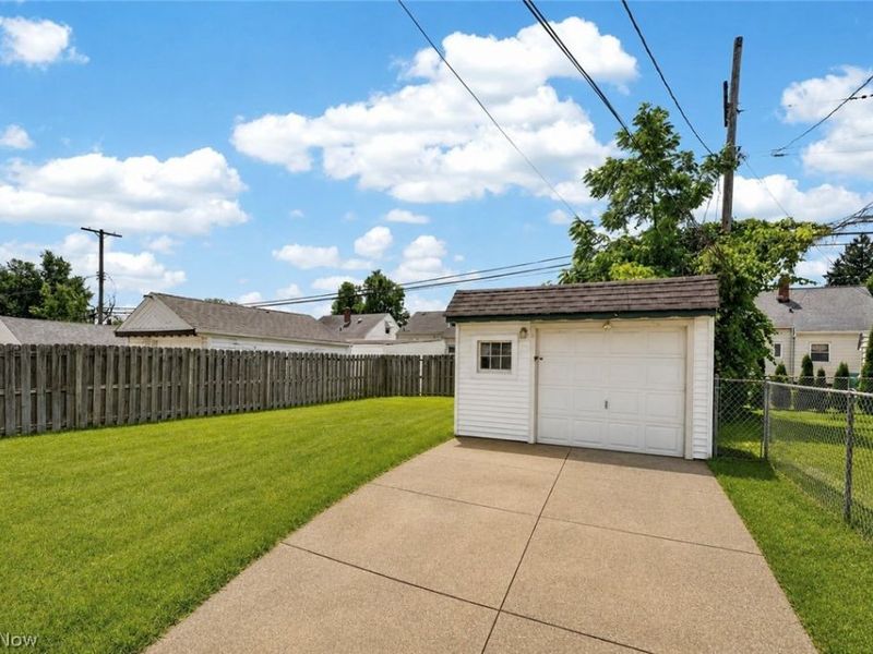 15916 Edgewood Avenue, Maple Heights, OH 44137 Photo 19