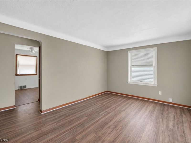 15916 Edgewood Avenue, Maple Heights, OH 44137 Photo 2