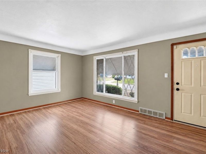 15916 Edgewood Avenue, Maple Heights, OH 44137 Photo 3