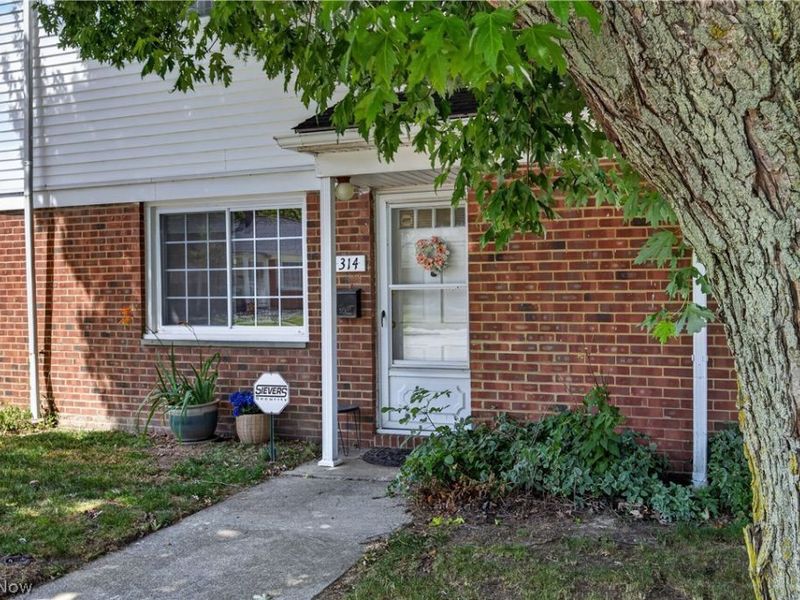 314 E 235th Street, Euclid, OH 44123 Photo 2
