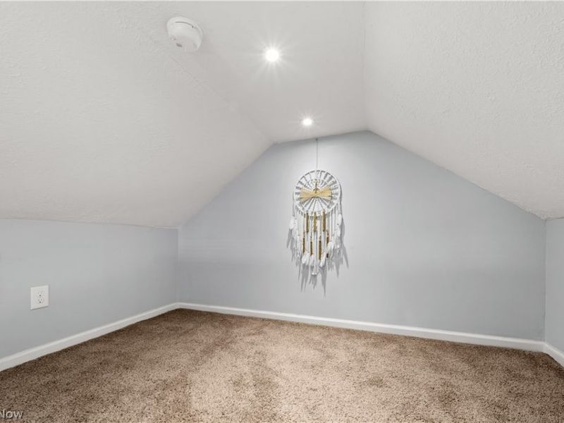 1615 Auburn Avenue, Cleveland, OH 44113 Photo 19