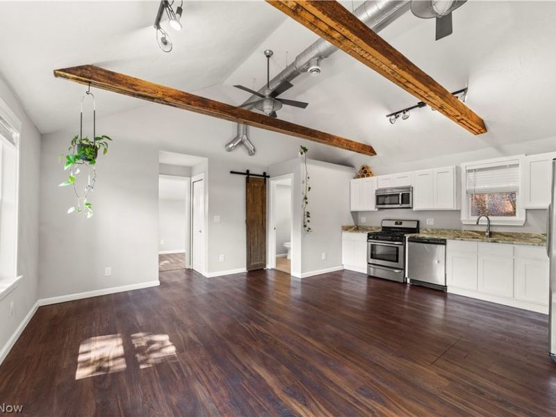 1615 Auburn Avenue, Cleveland, OH 44113 Photo 4