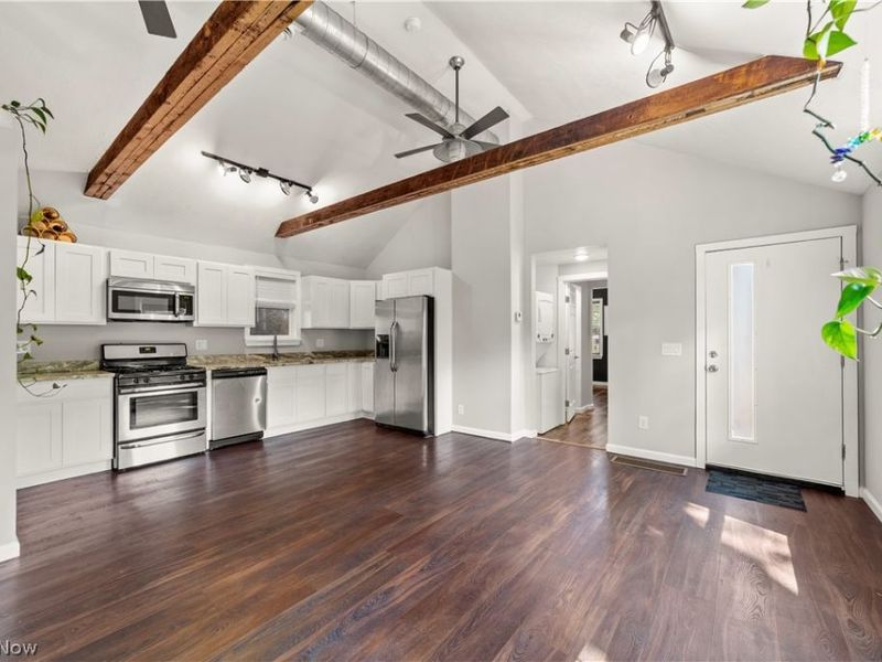 1615 Auburn Avenue, Cleveland, OH 44113 Photo 6