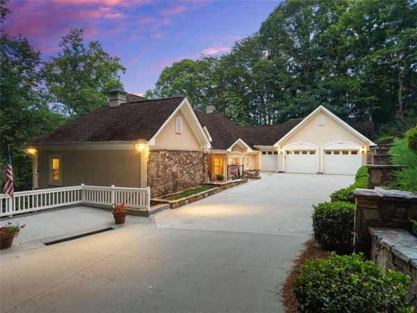2200 Orchard Drive , Clarkesville, GA 30523