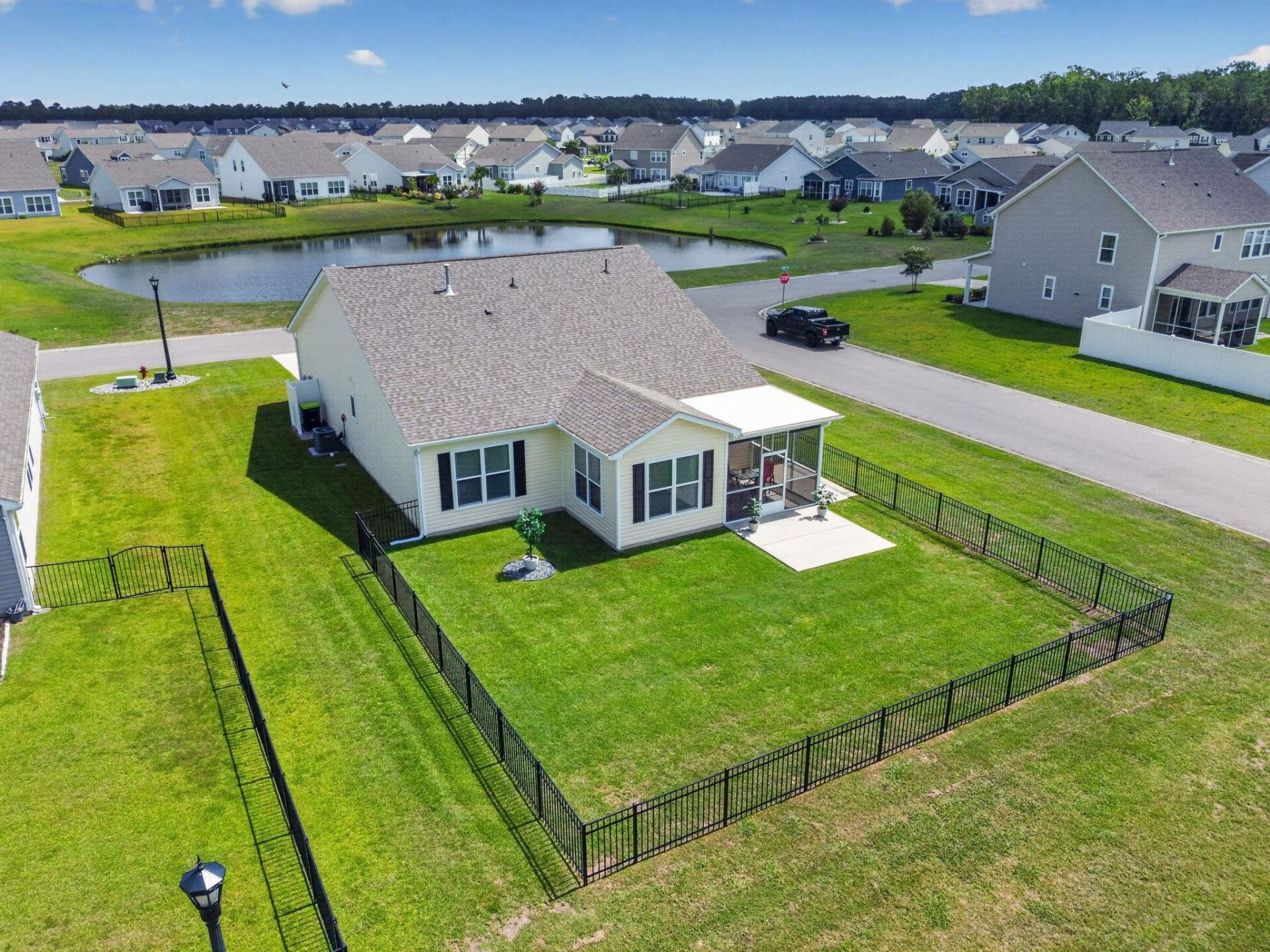 1346 Tessera Way  Photo 4