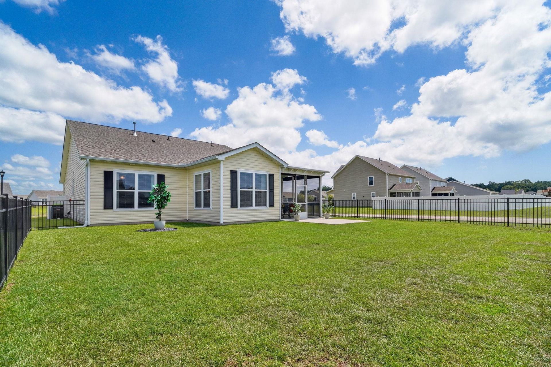 1346 Tessera Way  Photo 7