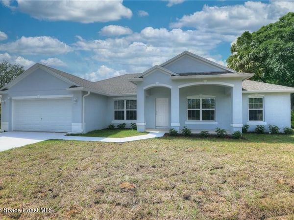 426 Lanfair Avenue , Sebastian, FL 32958