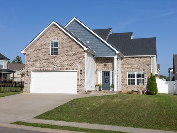 1736 Heritage Dr , Clarksville, TN 37043