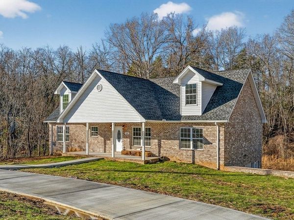 920 Franklin Ct , Cookeville, TN 38506