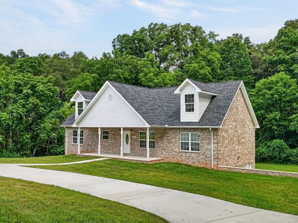 920 Franklin Ct , Cookeville, TN 38506