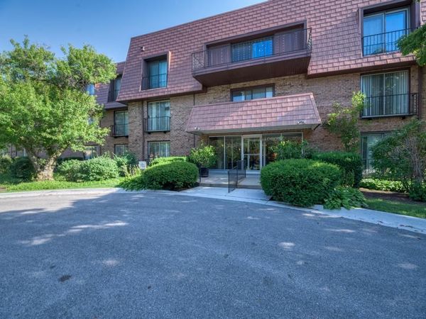 4000 Dundee Road, Unit 107, Northbrook, IL 60062