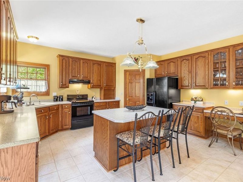 1575 Cornerstone Street SW, Hartville, OH 44632 Photo 18