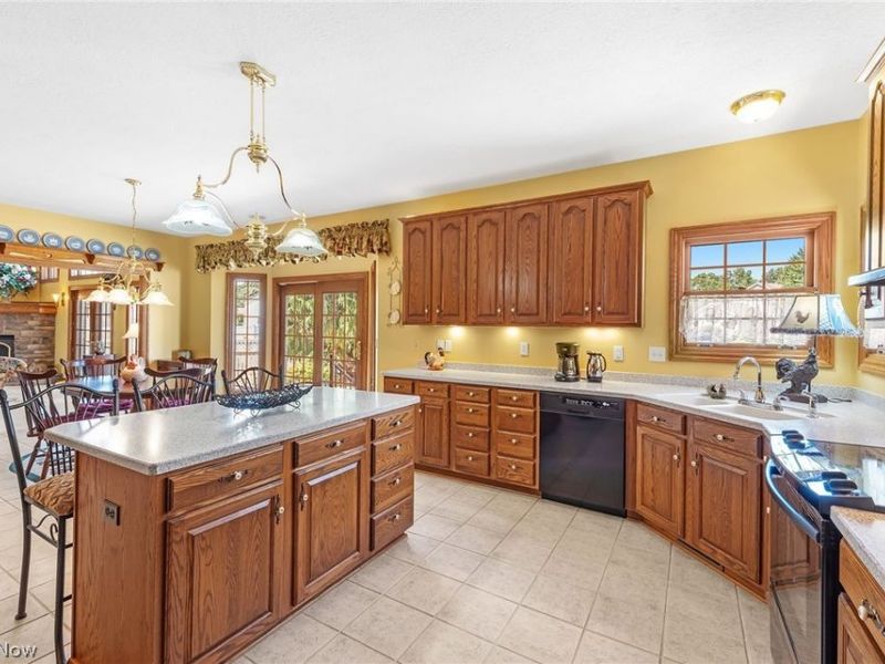 1575 Cornerstone Street SW, Hartville, OH 44632 Photo 19