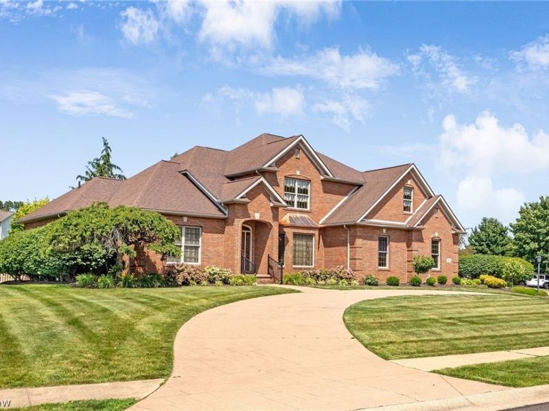 1575 Cornerstone Street SW, Hartville, OH 44632 Photo 2