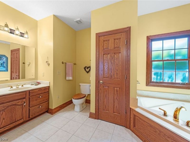 1575 Cornerstone Street SW, Hartville, OH 44632 Photo 31