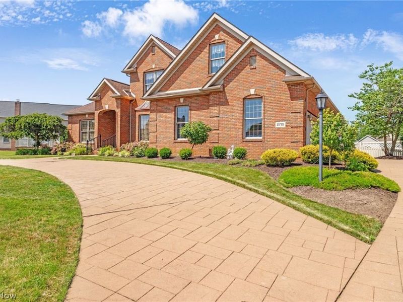 1575 Cornerstone Street SW, Hartville, OH 44632 Photo 4