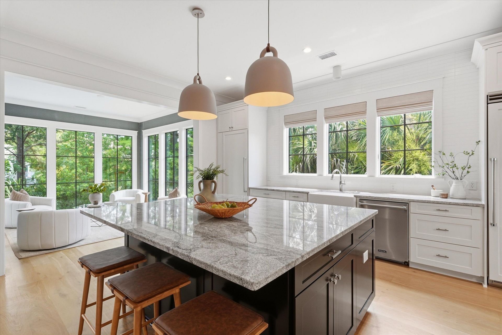 924 Pitt Street Photo 10