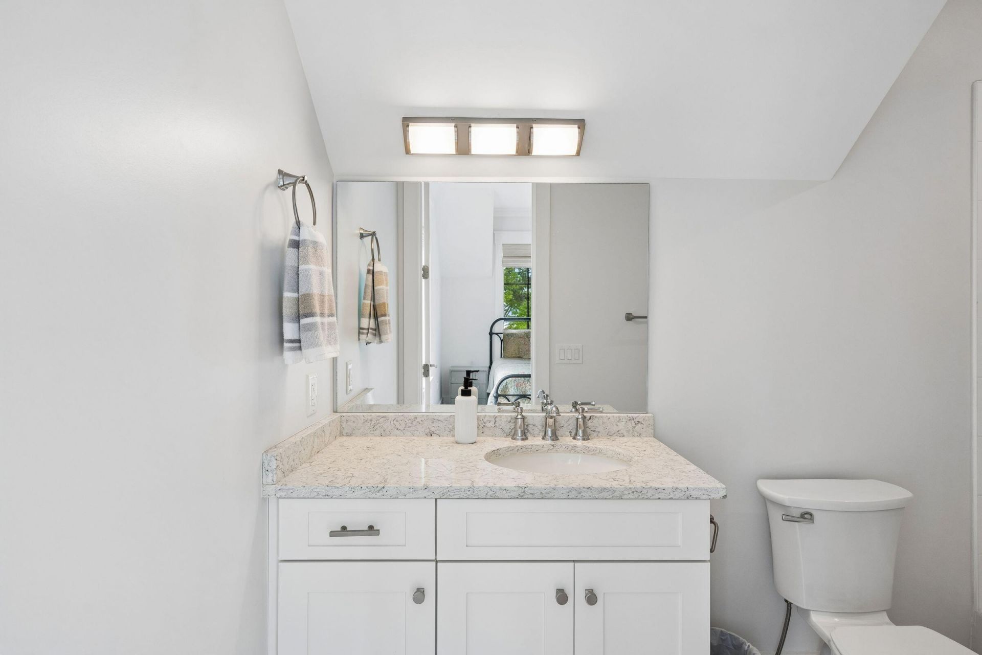 924 Pitt Street Photo 58