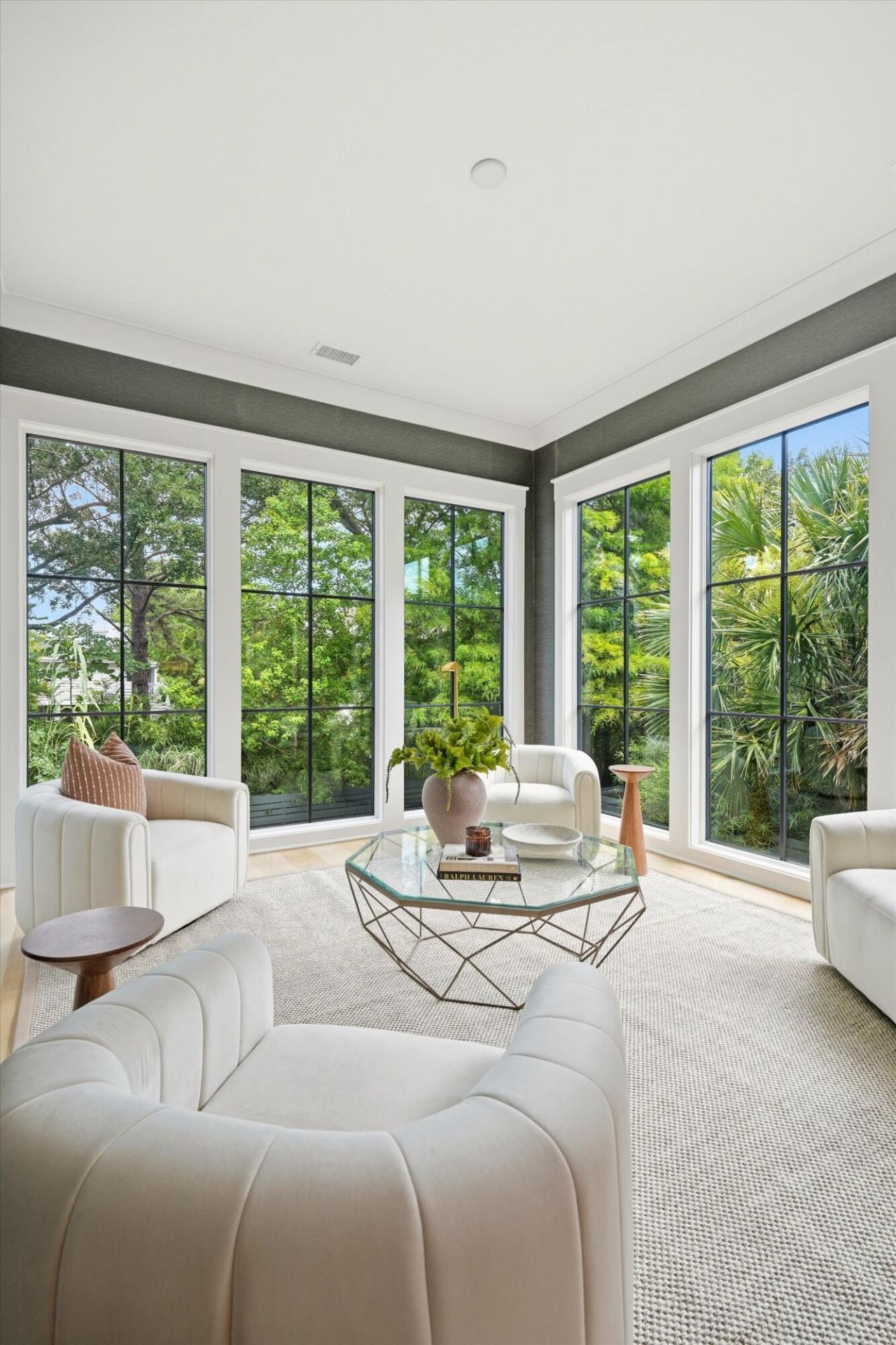 924 Pitt Street Photo 77