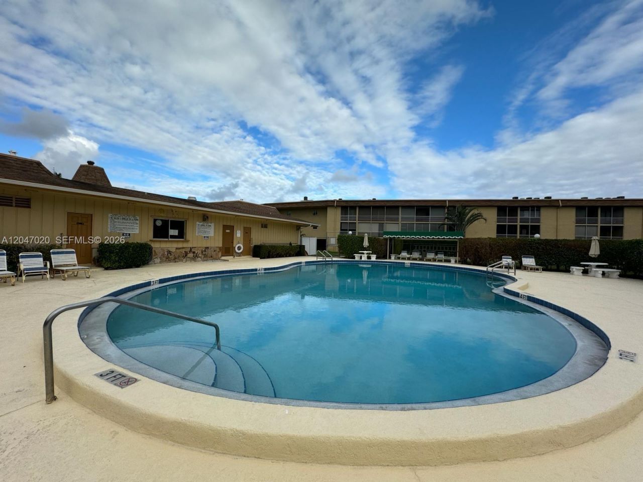 500 W Village Green Cir W , Unit 215, Palm Springs, FL 33461 Photo