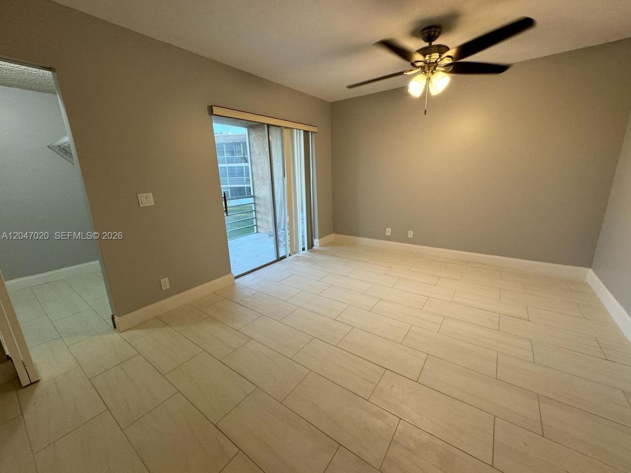 500 W Village Green Cir W , Unit 215, Palm Springs, FL 33461 Photo
