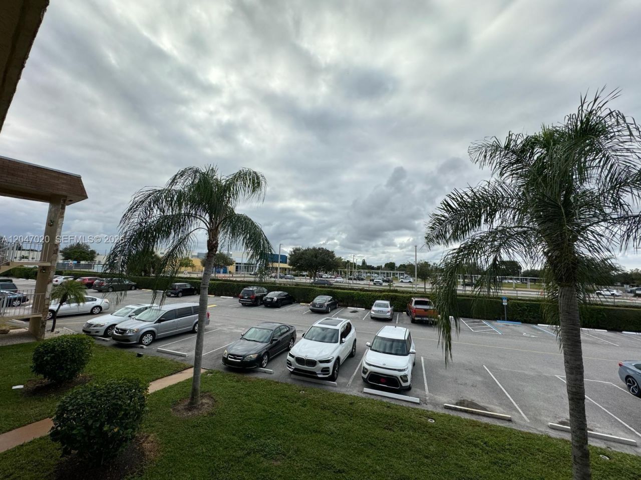 500 W Village Green Cir W , Unit 215, Palm Springs, FL 33461 Photo